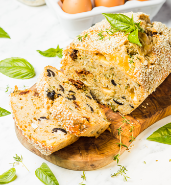 Cake salé aux olives et au feta