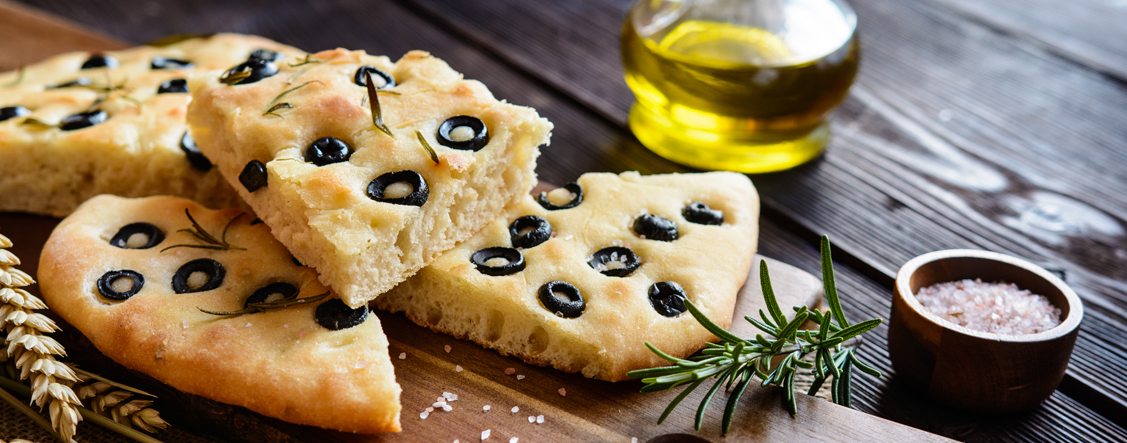 Focaccia aux olives noires